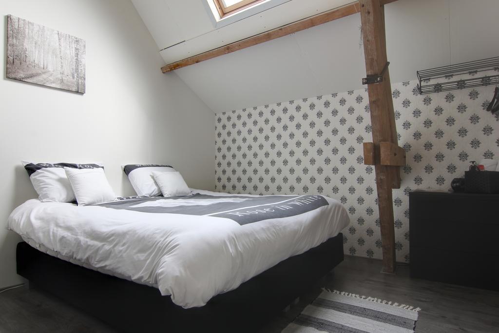 D'N Twist Bed & Breakfast Overloon Phòng bức ảnh